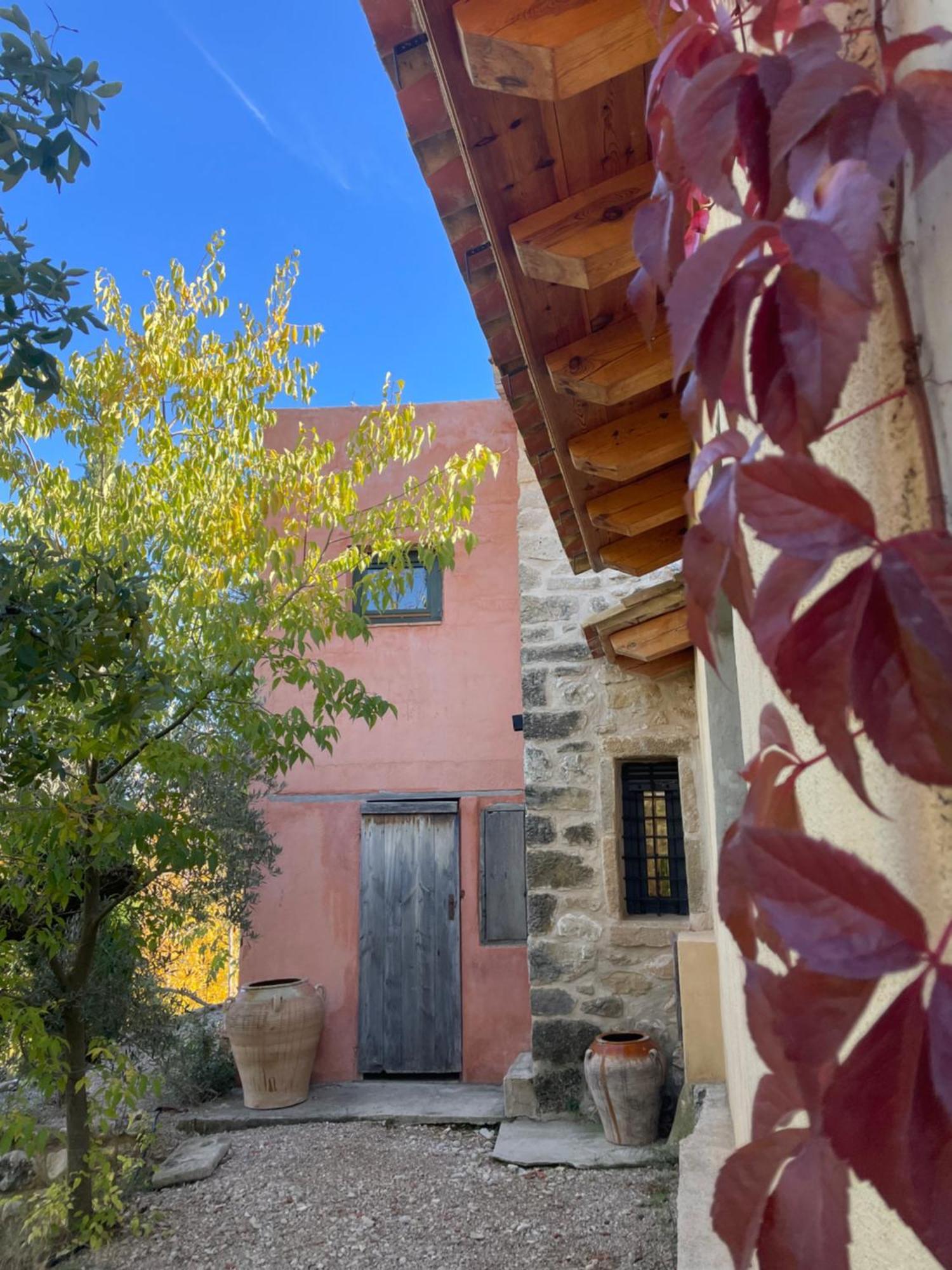 Maset Del Riu Guest House Valderrobres Bagian luar foto